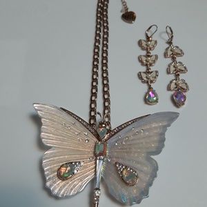 BUTTERFLY NECKLACE & EARRING SET